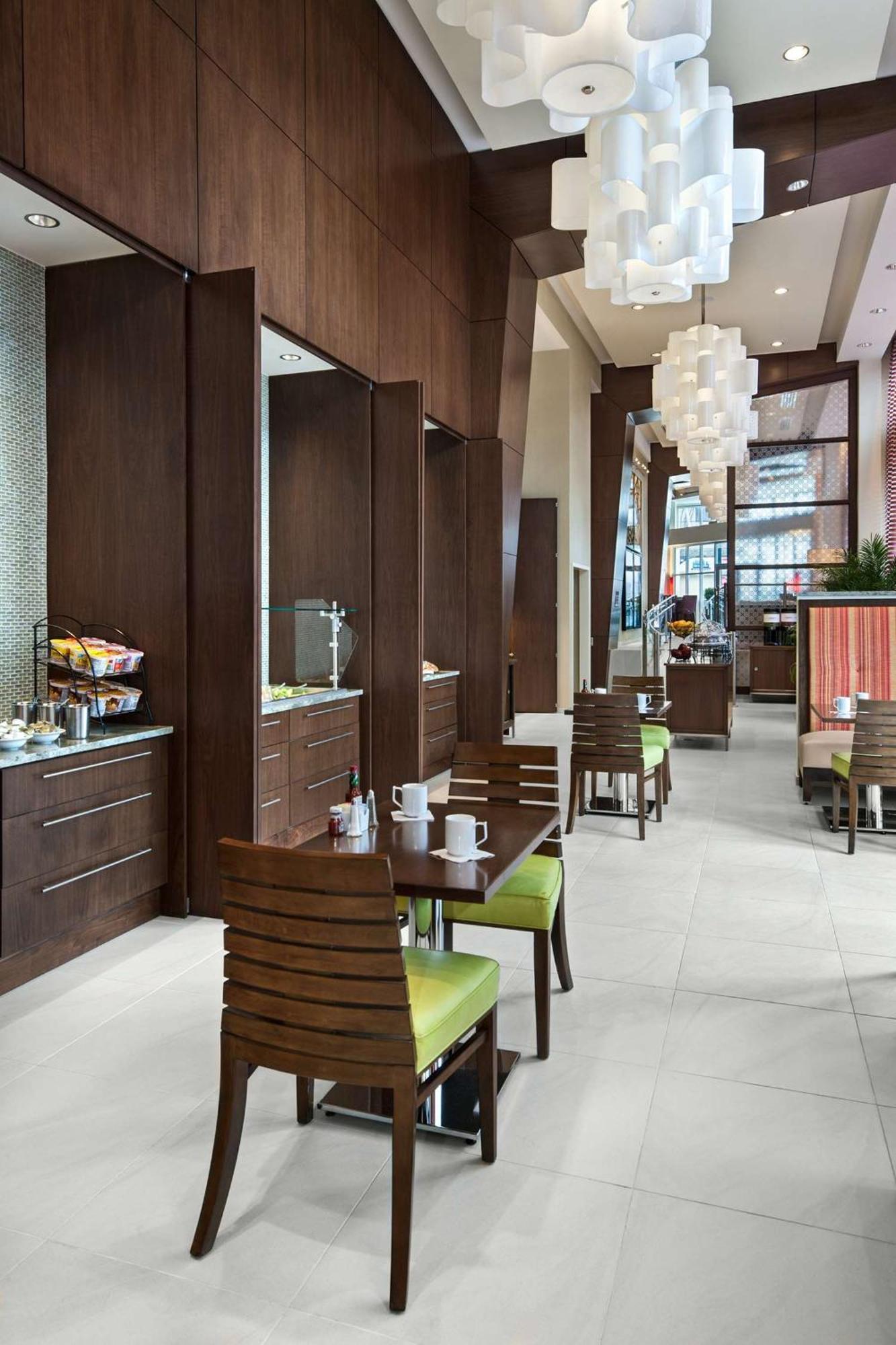 Hilton Garden Inn Atlanta Midtown Extérieur photo